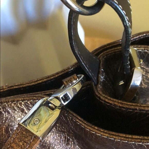Bronzed leather PuntoTres handbag - Picture 3 of 11